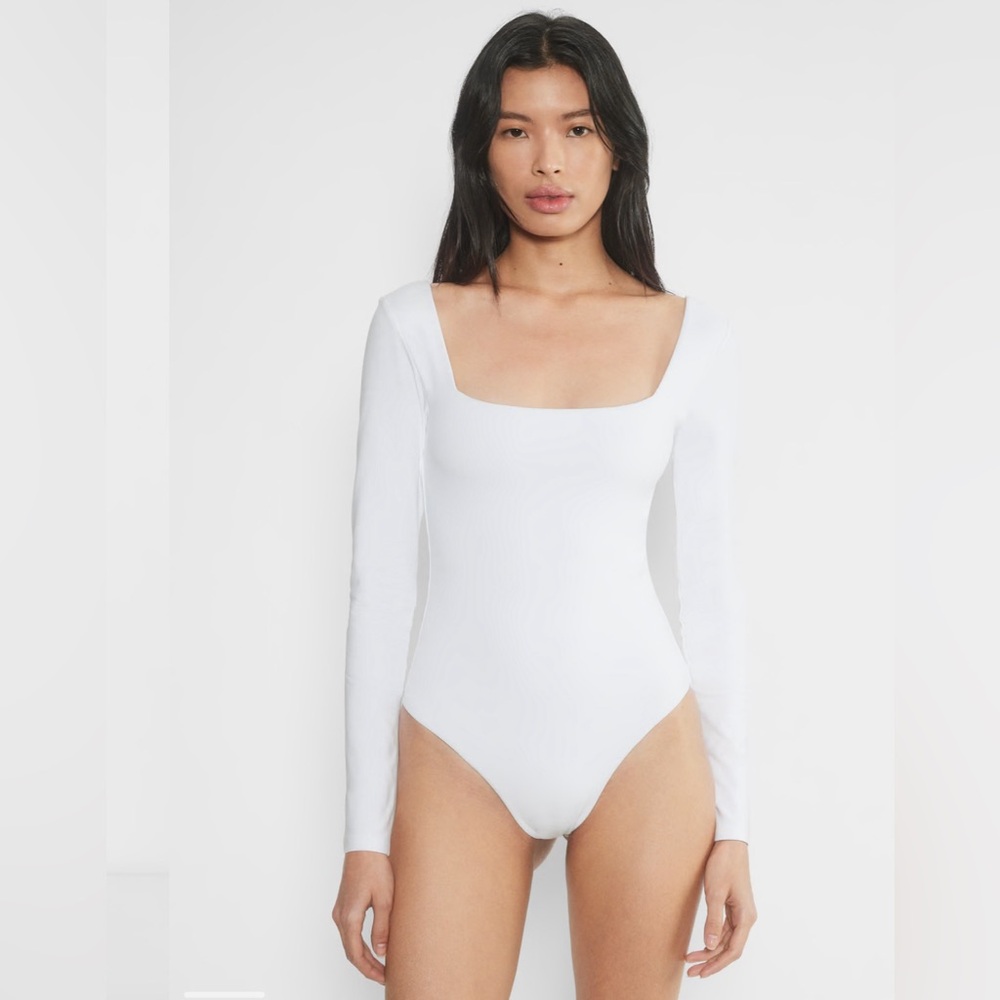 Aritzia Babaton Contour Long Sleeve Bodysuit